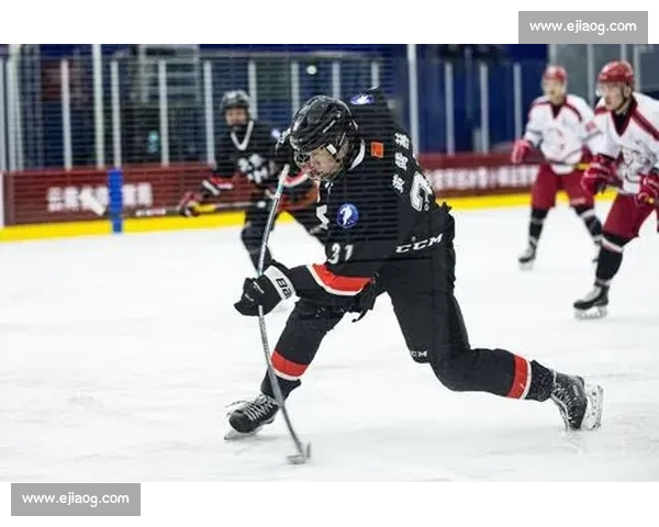 冰球锦标赛激战正酣展现速度力量与团队精神书写冰上荣耀新篇章