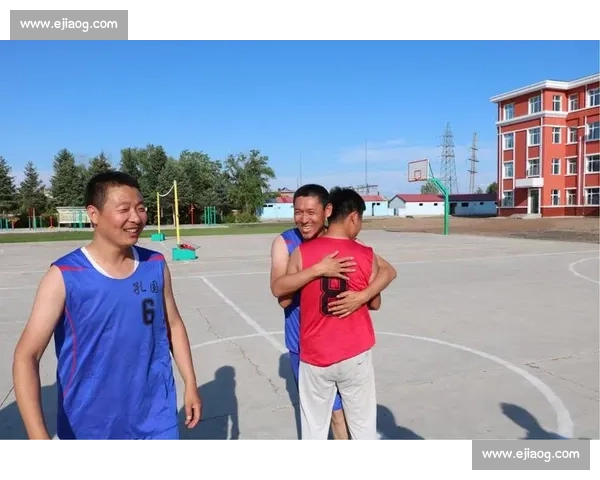 新手入门视角带你看懂篮球比赛的规则节奏与精彩瞬间关键战术与观赛要点